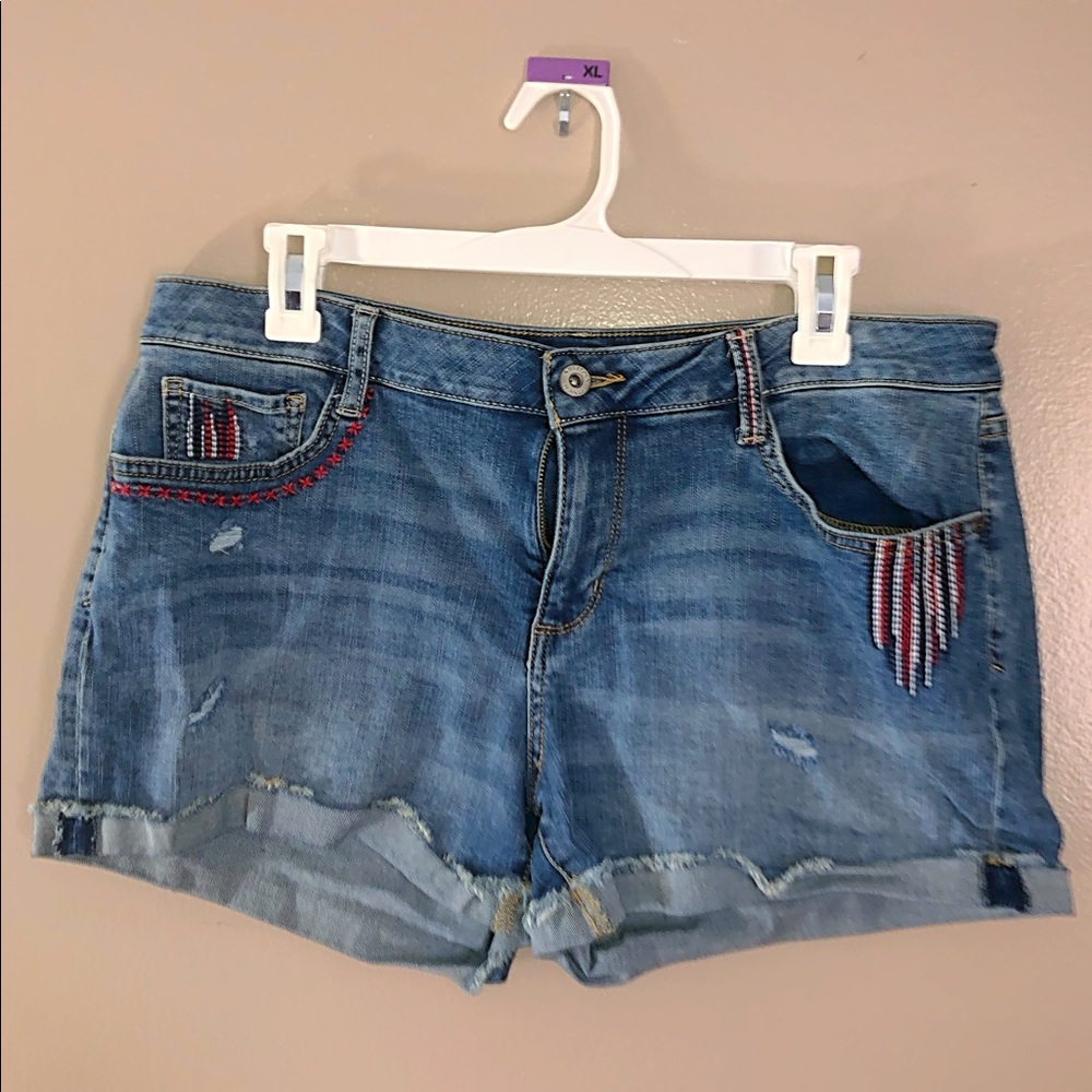 Jean Shorts w/ Pattern